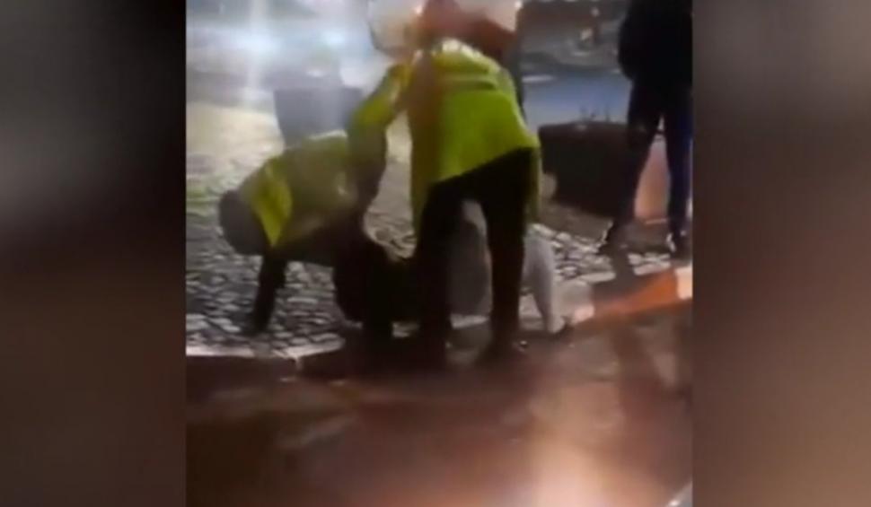 Şoferiţă din Dâmboviţa, bătută şi încătuşată de poliţie în plină stradă 886099