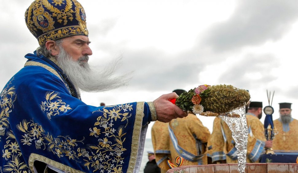 ÎPS Teodosie anunţă că "rămâne în deplină ascultare" față de Patriarhul Daniel şi Sfântul Sinod al BOR