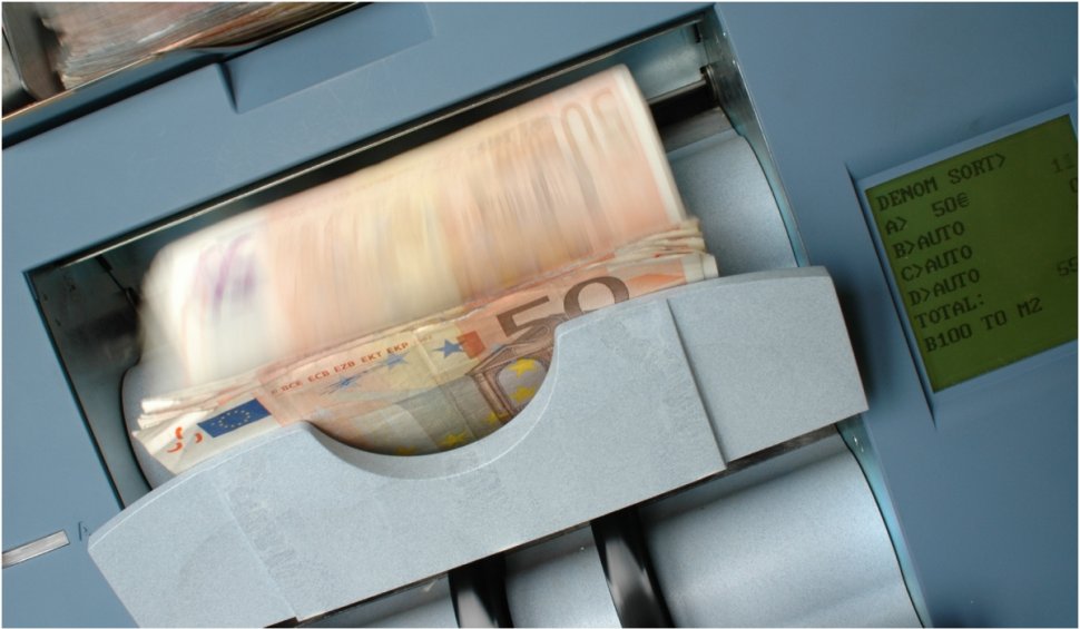 Curs valutar BNR, 13 februarie 2024 | Moneda naţională creşte în raport cu euro şi dolarul