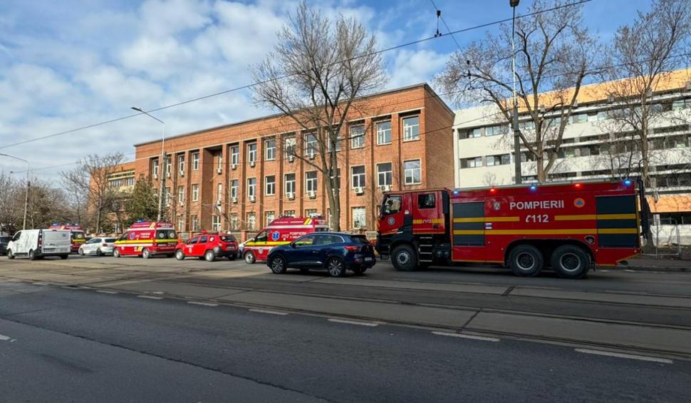 Intervenţie de urgenţă la Colegiul Tehnic Dimitrie Leonida din Bucureşti. Elevi intoxicaţi cu spray paralizant 886245