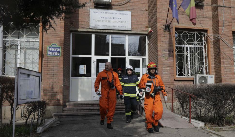 Intervenţie de urgenţă la Colegiul Tehnic Dimitrie Leonida din Bucureşti. Elevi intoxicaţi cu spray paralizant 886267