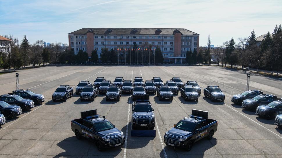 Jandarmeria Română are mașini noi. Peste 50 de autospeciale de lux au plecat spre unitățile operative  886374