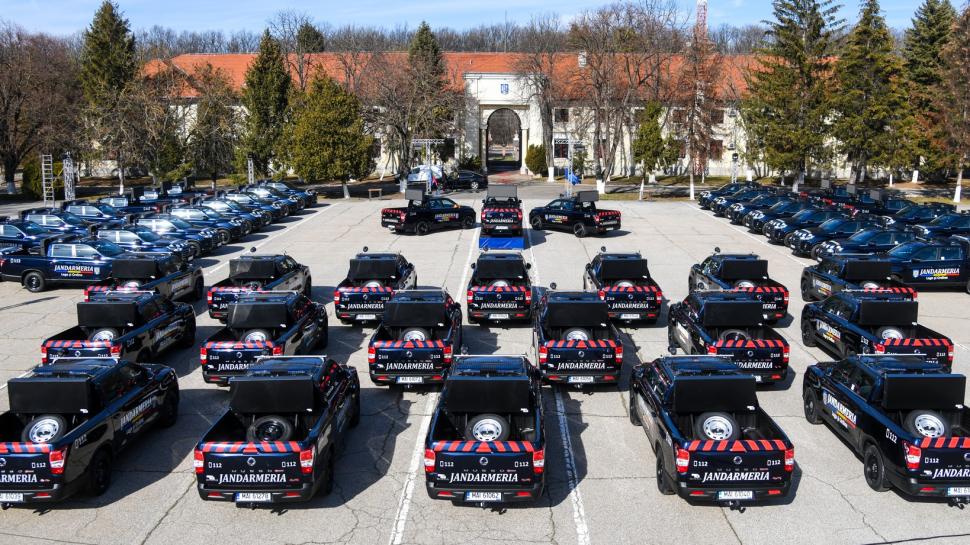 Jandarmeria Română are mașini noi. Peste 50 de autospeciale de lux au plecat spre unitățile operative  886375