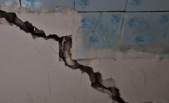 Imagini cu alunecări de teren uriașe care distrug case, în Prahova. Localnicii acuză autoritățile că nu fac nimic 886520