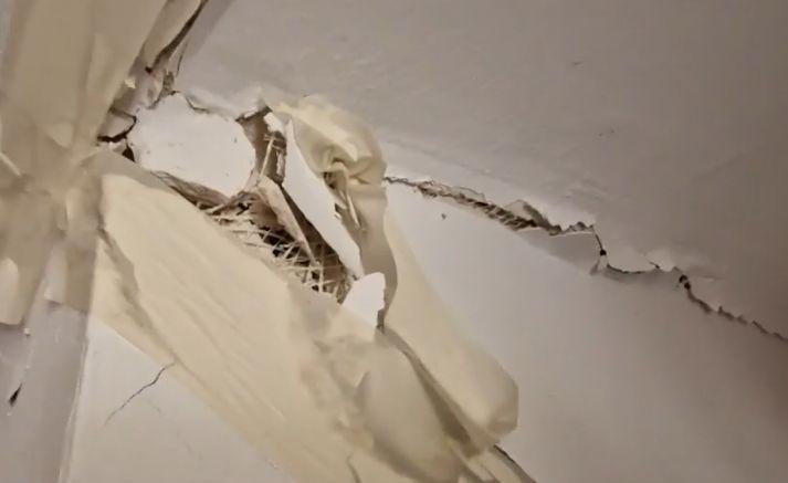 Imagini cu alunecări de teren uriașe care distrug case, în Prahova. Localnicii acuză autoritățile că nu fac nimic 886521