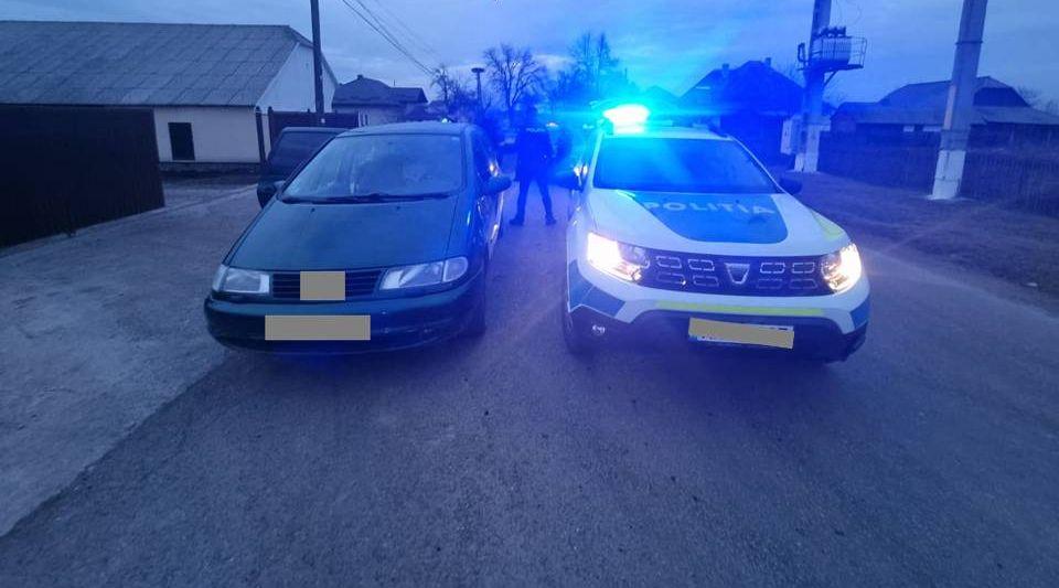 Șofer beat, oprit de poliție fără un foc de armă, cu ajutorul dispozitivului special, la Suceava. A demarat în trombă după un scandal în familie, dar n-a ajuns prea departe 886499