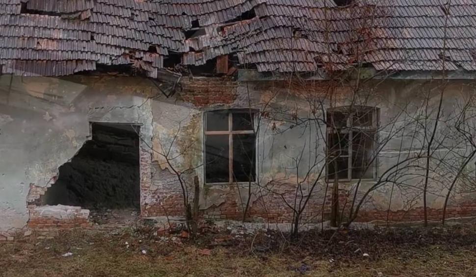 "Parcă ar fi blestemat!": Castelul celebru din România care te ține la distanță | Oamenii au furat tot ce se putea 886431