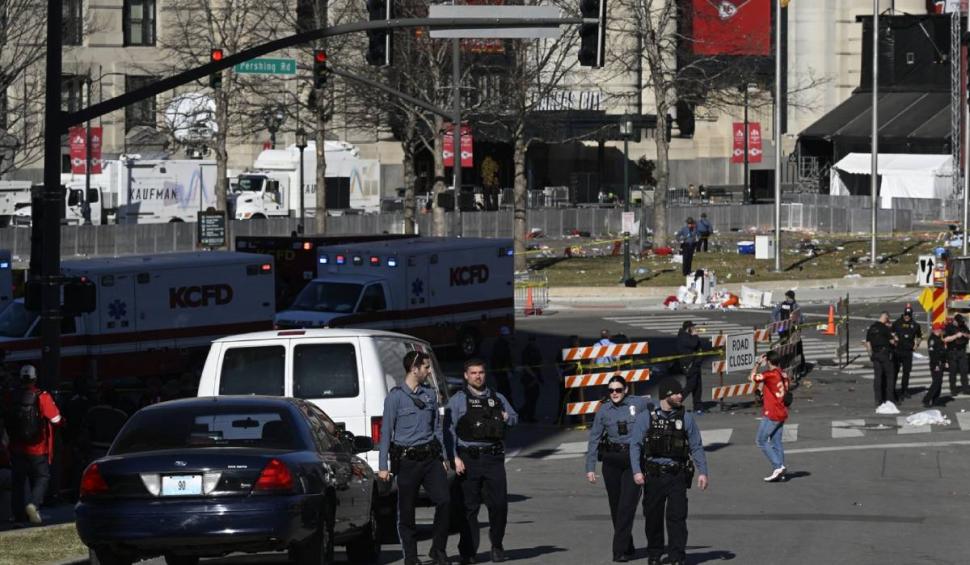 Focuri de armă la parada victoriei de la Super Bowl, în SUA. Mai multe persoane au fost rănite 886628