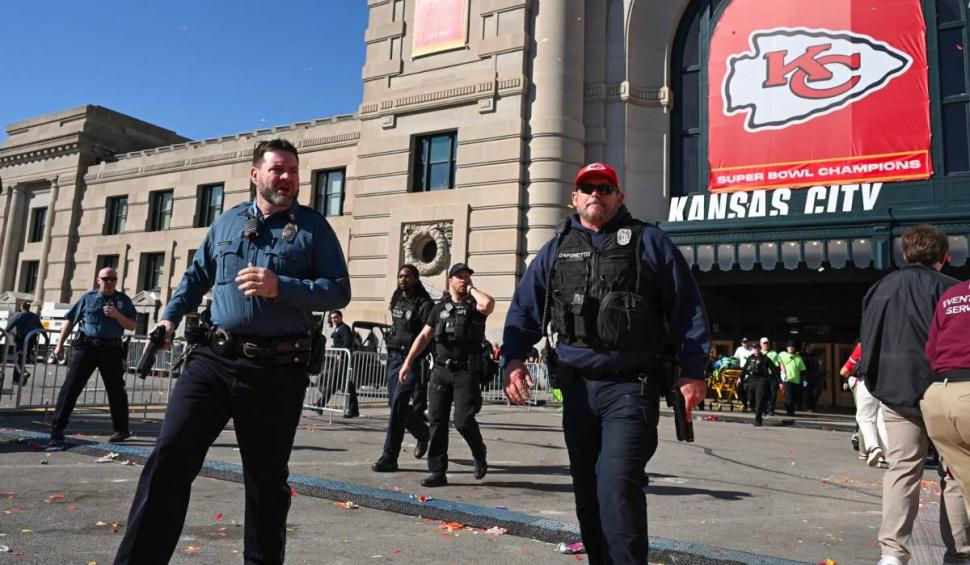 Focuri de armă la parada victoriei de la Super Bowl, în SUA. Mai multe persoane au fost rănite 886638