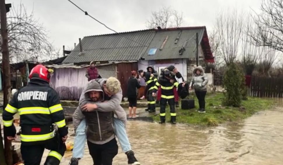 Imaginile dezastrului produs de ploile torențiale în mai multe județe din țară | Localnicii sunt în pragul disperării 886570