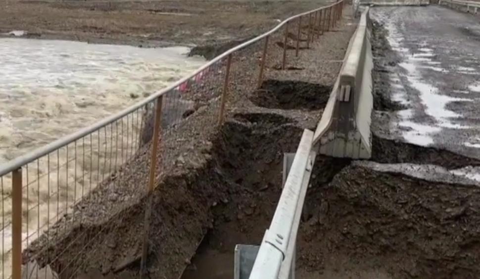 Imaginile dezastrului produs de ploile torențiale în mai multe județe din țară | Localnicii sunt în pragul disperării 886576