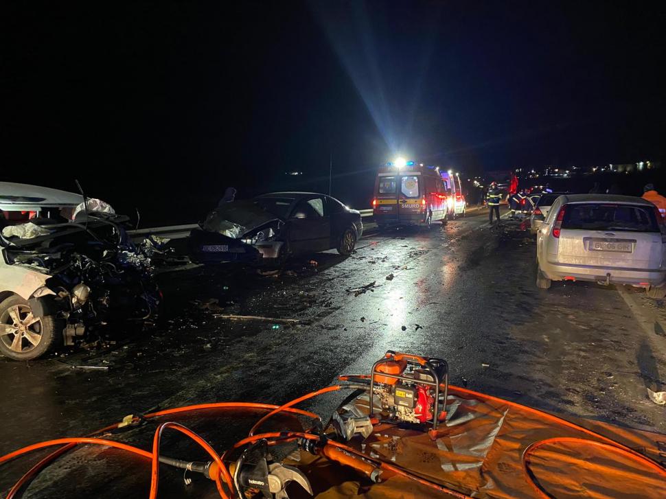 Accident grav, cu opt victime, pe DN25, lângă Braniștea, în județul Galați, după ce un șofer a intrat în depășire la urcarea pe un pod 886864