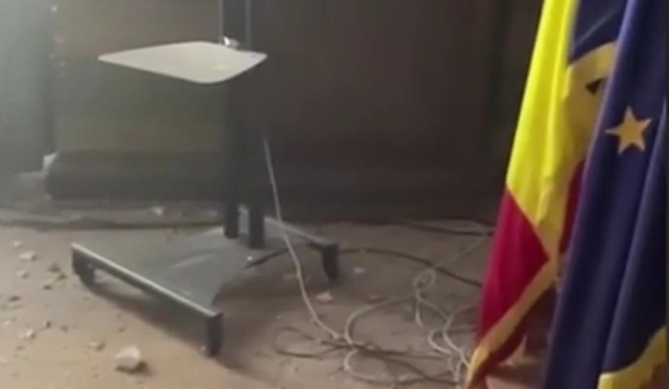 La un an de la cutremurele din Gorj, multe dintre clădirile publice avariate sunt la un pas să se prăbușească | 15 milioane de euro sunt blocaţi pentru că autoritățile se încurcă în proceduri 886838