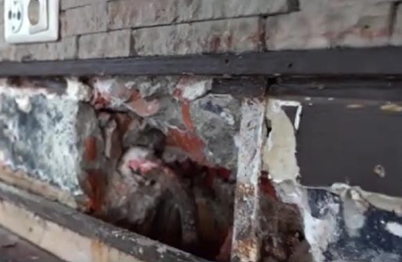 Imagini din Vila Lac 1: degradare, geamuri sparte și pereți cu infiltrații | Statul român vrea să investească aproape 60 milioane de euro pentru reabilitare 887028