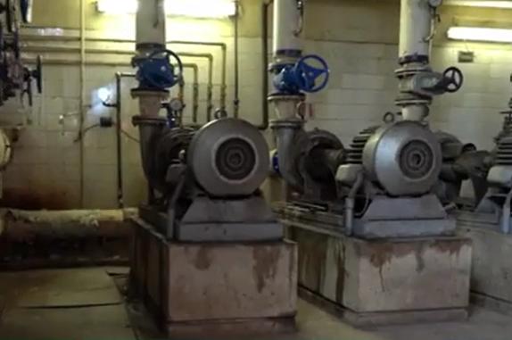 Imagini din Vila Lac 1: degradare, geamuri sparte și pereți cu infiltrații | Statul român vrea să investească aproape 60 milioane de euro pentru reabilitare 887029