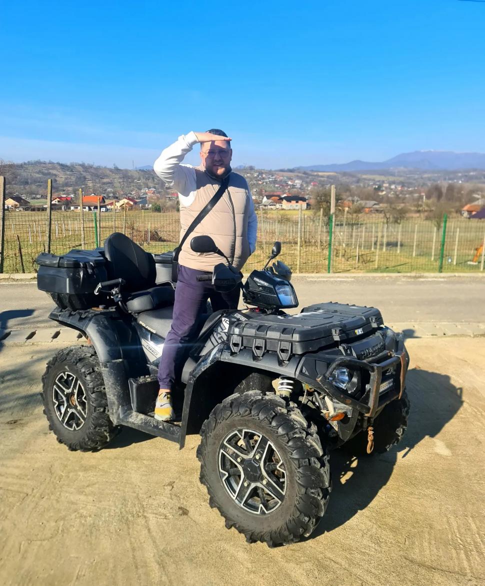 Gabi Stângău, un celebru violonist din Maramureş, a murit într-un accident de ATV la câteva ore după ce a cântat cu Andra 887112