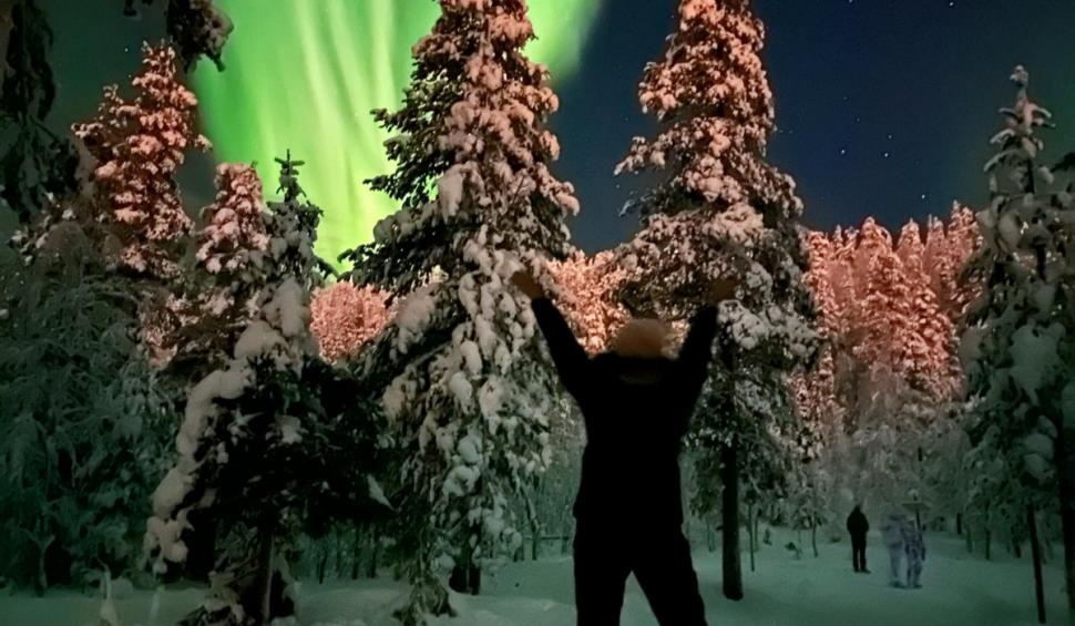 Doi tineri români câștigă 4.000 de euro în Laponia: ”Nu avem niciun fel de cheltuială” 887290