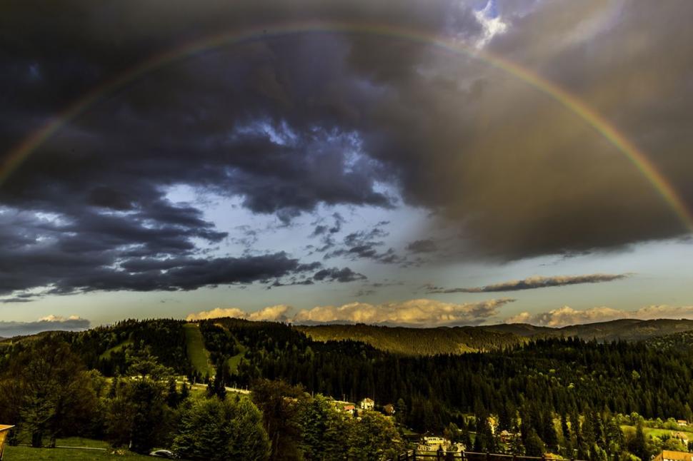 O stațiune de renume din România impune taxă de promovare. Turiștii vor plăti un supliment pentru fiecare noapte de cazare 887553