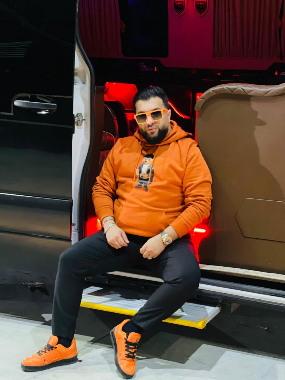 Tzancă Uraganu, audiat de poliţişti pentru bani falşi primiţi la dedicaţii: "Am dat declaraţii, că vor unii să se afirme. Nu vă e un pic de ruşine?!" 887367