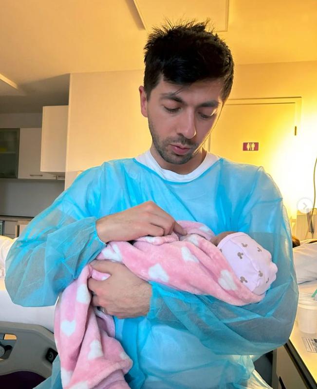 Mircea Bravo a devenit tătic de fetiță | "Seamănă mult cu mine, e foarte cuminte și tolerantă cu cei din jurul ei" 887993