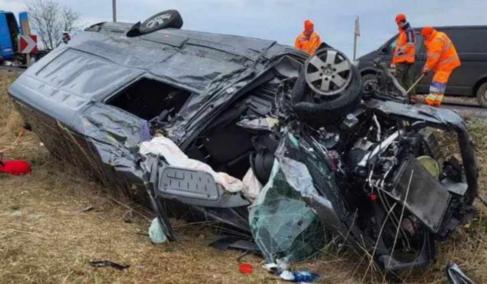 Accident cumplit în Ungaria, între două microbuze românești! Un şofer a murit în urma impactului, la câţiva kilometri de graniţă