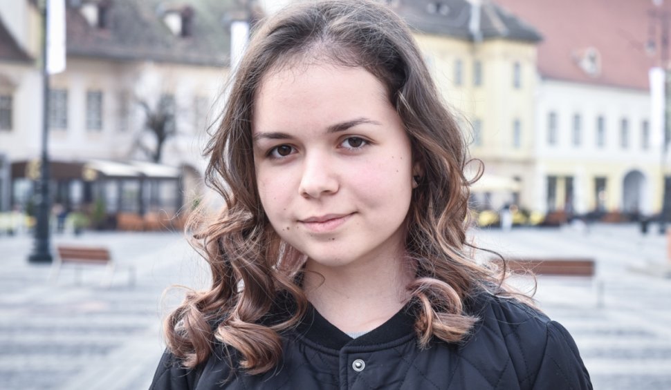 Ea este Beatrice, tânara considerată unul dintre cei mai buni elevi din toate timpurile, la un colegiu din Sibiu | A primit oferte de la universităţi aflate în top 10 la nivel mondial