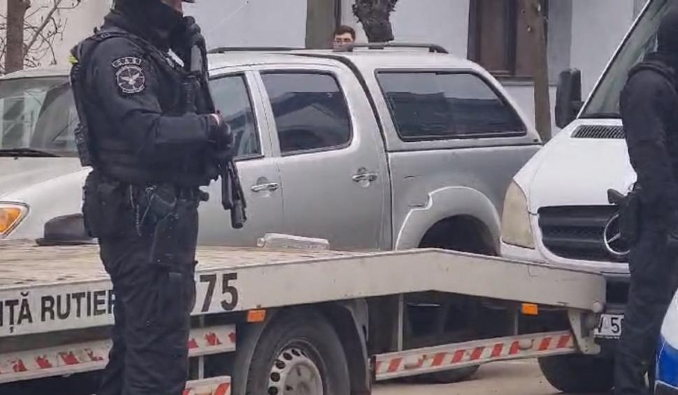 Bătaie cu ciocane şi răngi între două clanuri rivale, pe o stradă din Botoşani | Au intervenit mascaţii 888359