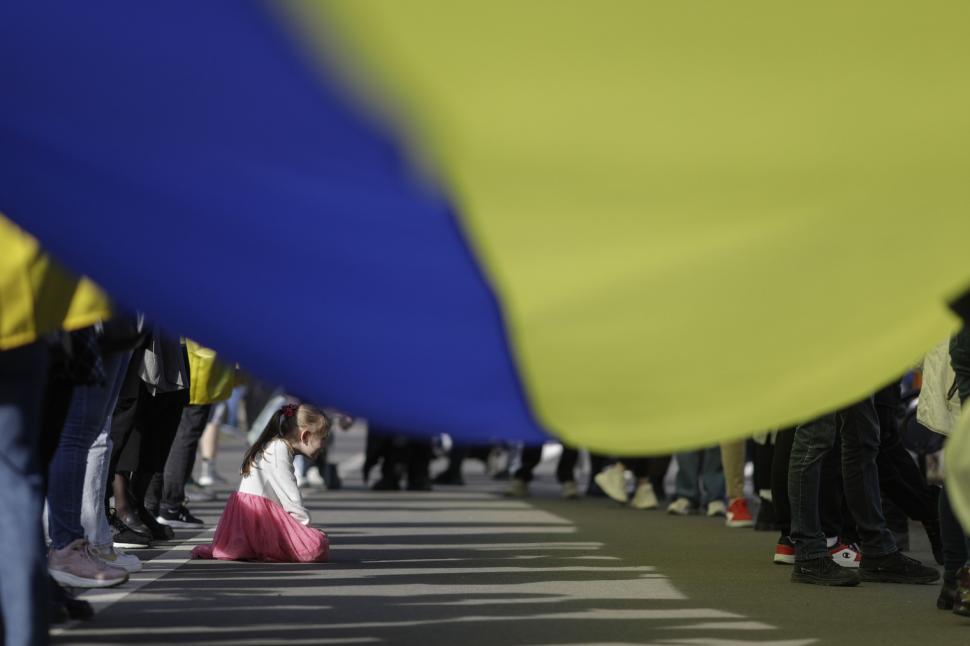 Război în Ucraina, ziua 732. Șeful Armatei ucrainene și ministrul Apărării, vizită în apropierea liniei de front 888415