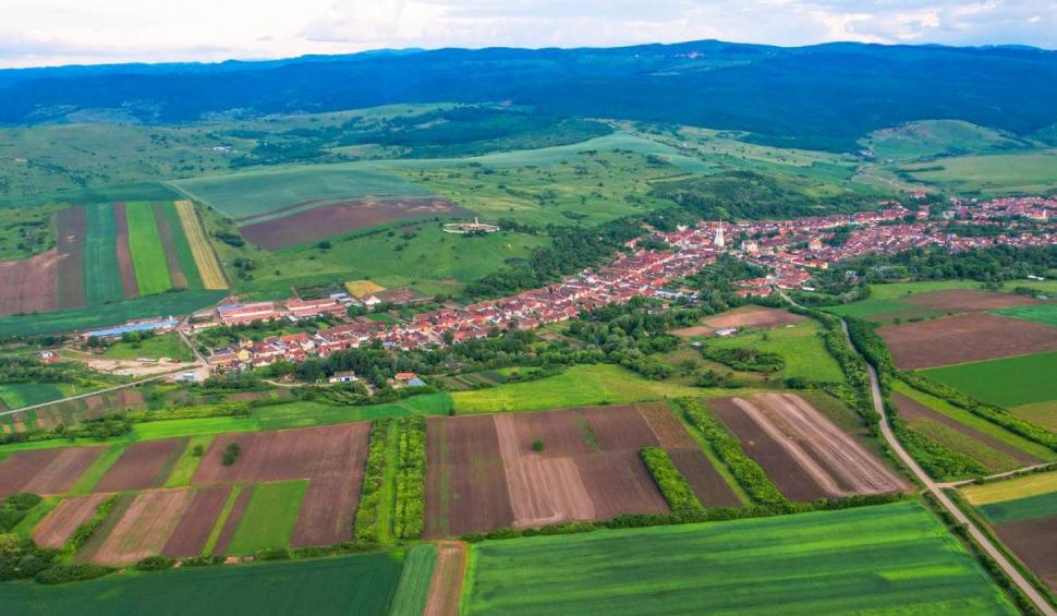 Localitatea din România, ruptă din basme, unde trăiești ca în Germania. Cât costă o casă aici 888578