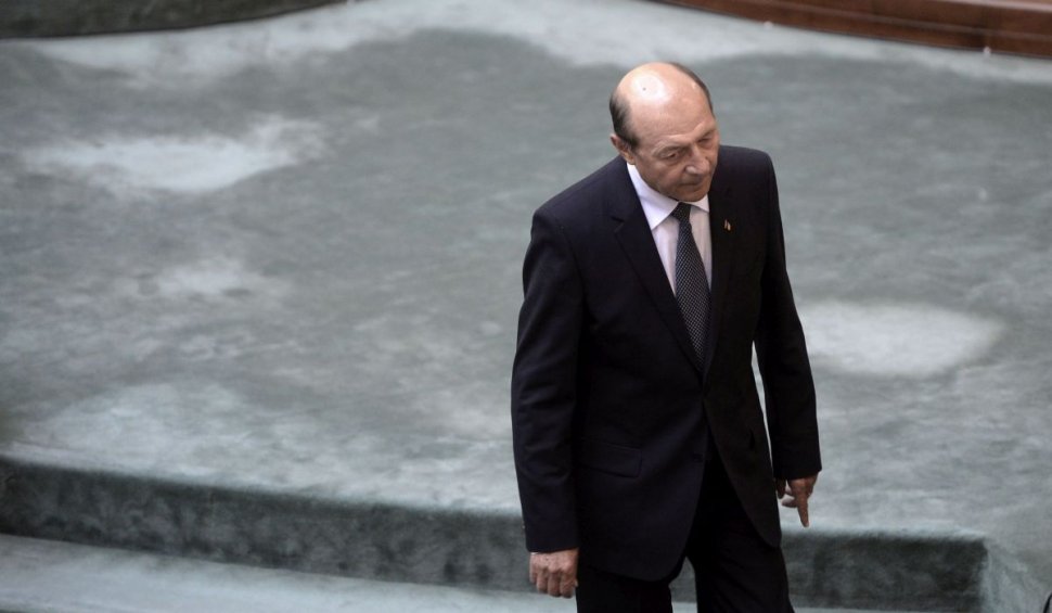 Traian Băsescu a mers la priveghiul Mioarei Roman. Cu ani în urmă el a fost cel care a evacuat-o din vila de protocol din cartierul Primăverii
