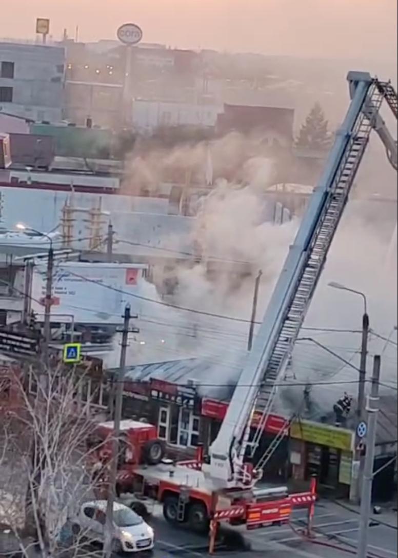Incendiu puternic pe Șoseaua Antiaeriană din București! Pompierii intervin 888943