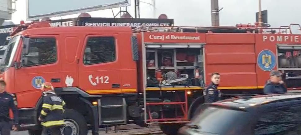 Incendiu puternic pe Șoseaua Antiaeriană din București! Pompierii intervin 888944