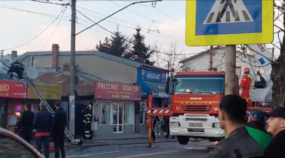 Incendiu puternic pe Șoseaua Antiaeriană din București! Pompierii intervin 888945