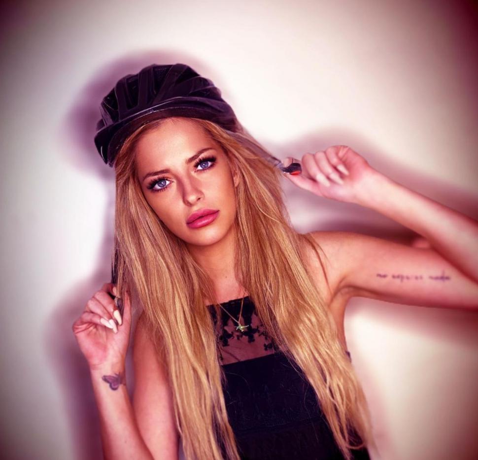 Ea este prima prinţesă din Germania care pozează într-o revistă pentru adulţi: "Oamenii cred că am totul. Dar, în realitate, muncesc pentru orice" 888852