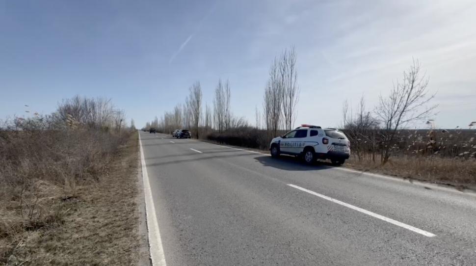 Un tânăr a fost găsit mort, în șanțul de la marginea unui drum din Timiș. Mama lui anunțase dispariția la poliție 888873