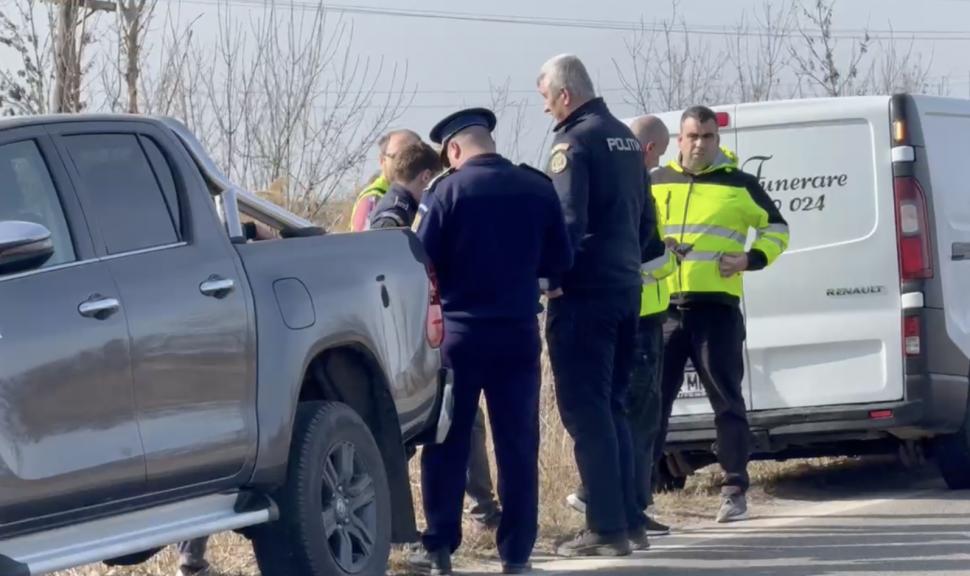 Un tânăr a fost găsit mort, în șanțul de la marginea unui drum din Timiș. Mama lui anunțase dispariția la poliție 888876