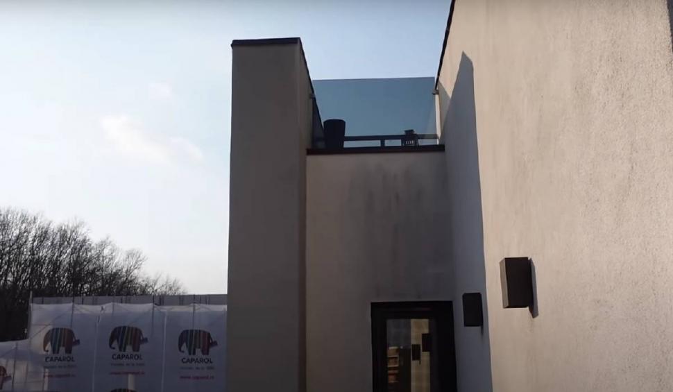 Imagini din vila de lux în care locuiește Liviu Vârciu împreună cu familia. Are buncăr şi cinema 889051