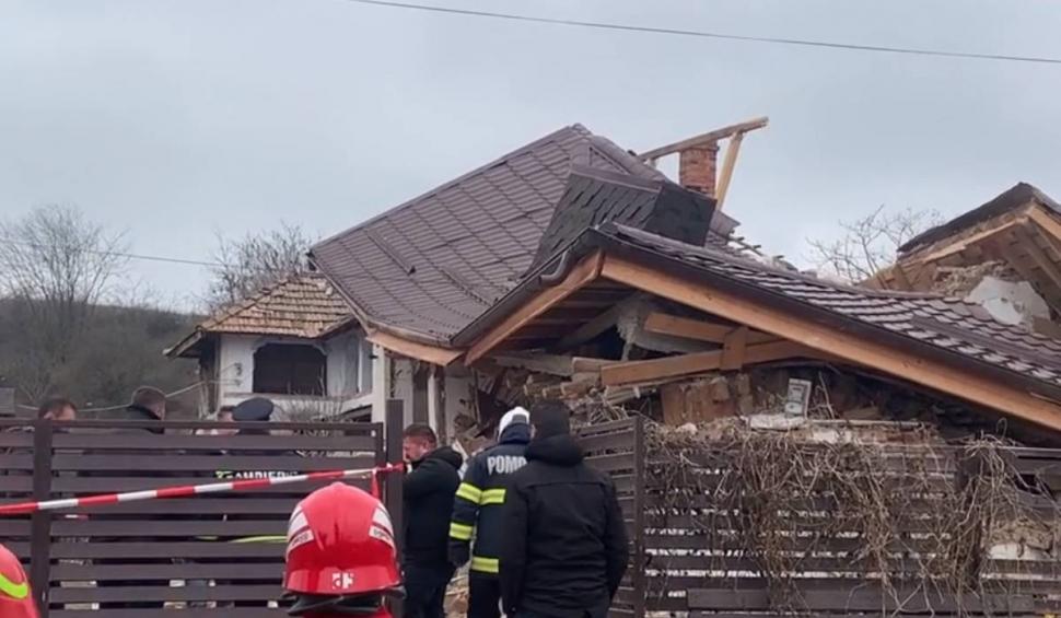 Explozie în casa unui bărbat din Dolj care a descoperit o pungă de gaze în curte, în urmă cu doi ani 889523
