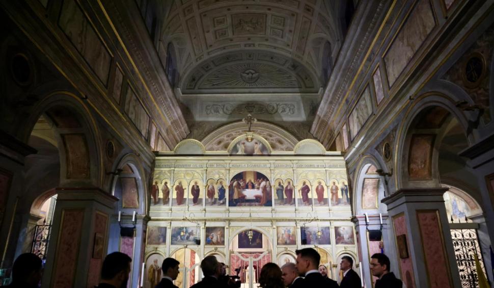 Premierul Marcel Ciolacu, întâlnire cu Episcopul Siluan Șpan la Roma: ”Vom lucra pentru păstrarea limbii române și a valorilor creștine peste tot în lume” 889584