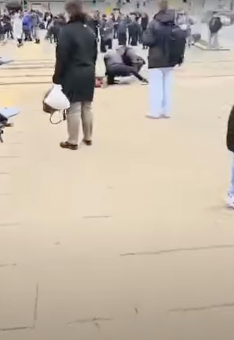 O mașină a intrat într-un grup de pietoni, în Polonia. Cel puțin 17 oameni au fost răniți | Șoferul a fugit de la locul accidentului 889534