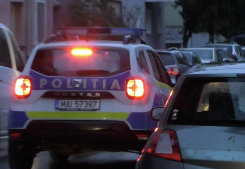 O femeie a fost ucisă de propriul fiu în Drobeta-Turnu Severin. Tânărul era cunoscut drept consumator de droguri 889598