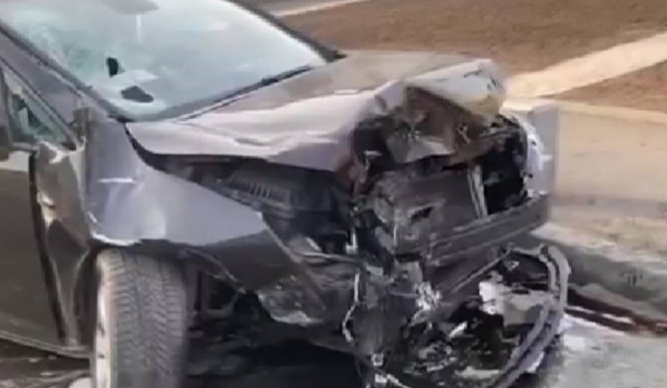 Cinci mașini distruse dintr-o lovitură de un șofer drogat și fără permis, în București