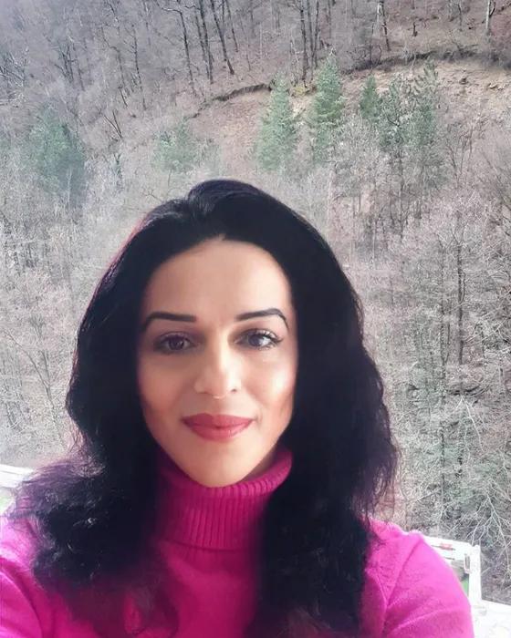 O tânără din Târgu Jiu a fost găsită moartă în locuința iubitului său. Femeia avea doar 40 de ani 889702