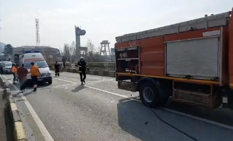 Accident grav cu două camioane și un microbuz, în Mehedinți. Mai multe persoane au fost rănite 889816