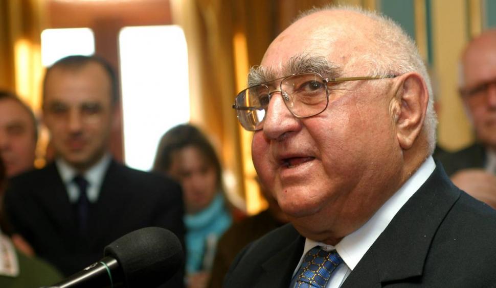 Omagiu emoţionant adus maestrului Dinu Săraru | Data şi locul unde va fi înmormântat scriitorul 889845