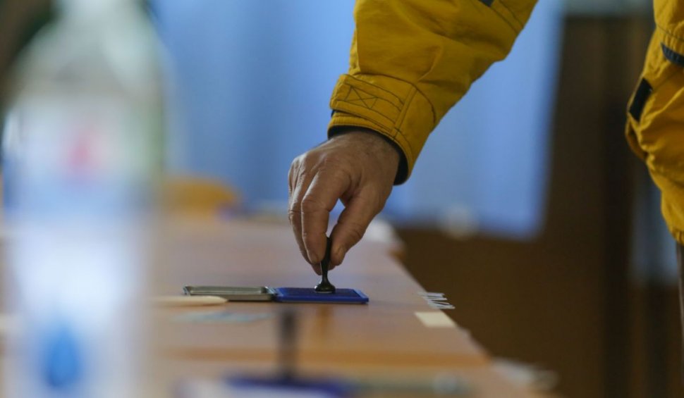 Lovitură înainte de alegeri: Apare un nou partid în România