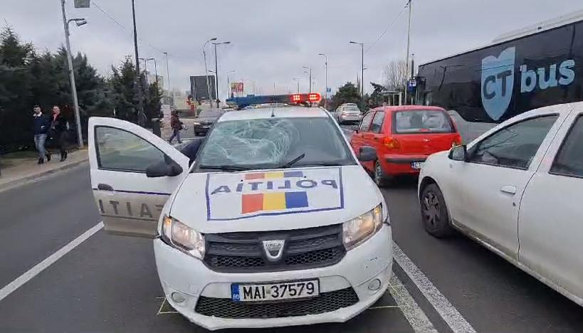 Fată de 15 ani, lovită de o maşină de poliţie aflată în misiune, în Constanţa 890055