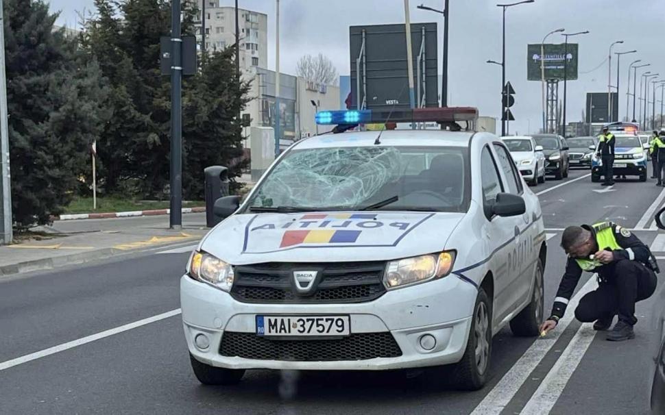 Fată de 15 ani, lovită de o maşină de poliţie aflată în misiune, în Constanţa 890058