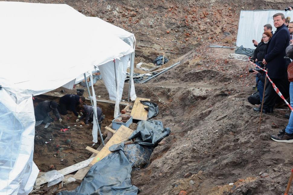 Cea mai mare groapă comună din Europa a fost descoperită în Germania. Părerea experților despre cele 1.000 de schelete găsite 890375