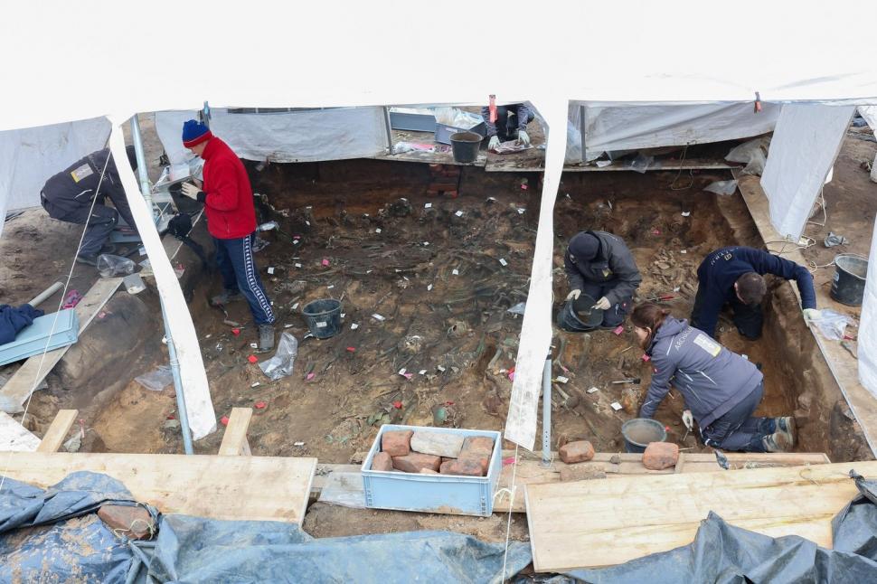 Cea mai mare groapă comună din Europa a fost descoperită în Germania. Părerea experților despre cele 1.000 de schelete găsite 890376